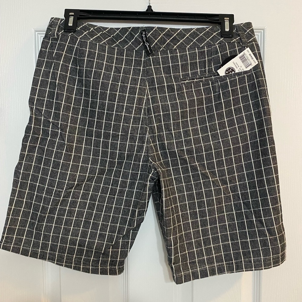 Mens Maui & Sons size 32 shorts